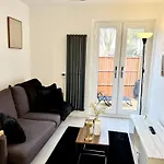 Auracasa Monarch Suite